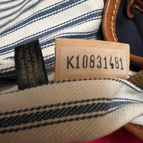 Dooney & Bourke bucket bag - Picture 6 of 8